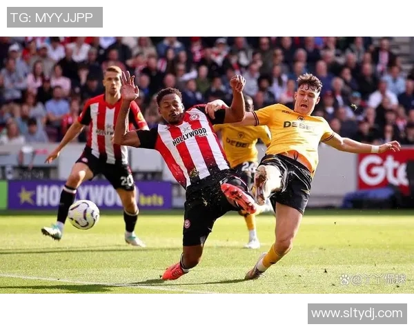 鲁能迎战英超劲旅狼队激情对决期待精彩瞬间再现